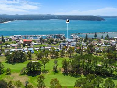 House For Sale - NSW - Batemans Bay - 2536 - Luxury Living Overlooking Clyde River  (Image 2)