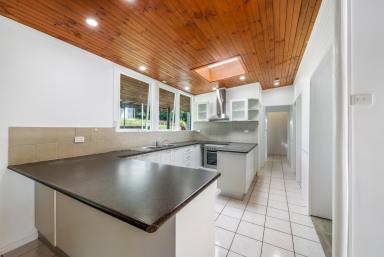 House For Lease - QLD - Carters Ridge - 4563 - Small acreage in the Ridge  (Image 2)