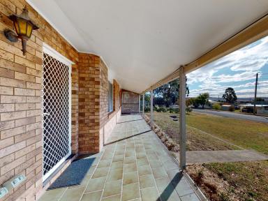 House Sold - NSW - Merriwa - 2329 - Great Location!  (Image 2)