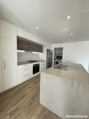 House Leased - NSW - Bowral - 2576 - Luxury Living in Bowral: Modern 3-Bedroom Townhouse  (Image 2)