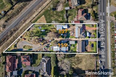 House For Sale - NSW - Moss Vale - 2577 - Buy One Or Buy Both And Capitalize on R3 Zoning.  (Image 2)