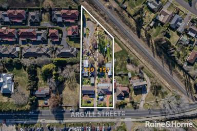 House For Sale - NSW - Moss Vale - 2577 - Buy One Or Buy Both And Capitalize on R3 Zoning.  (Image 2)