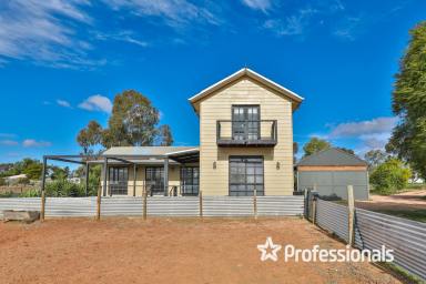 House Sold - VIC - Merbein - 3505 - Lifestyle Property or Development Opportunity.  (Image 2)