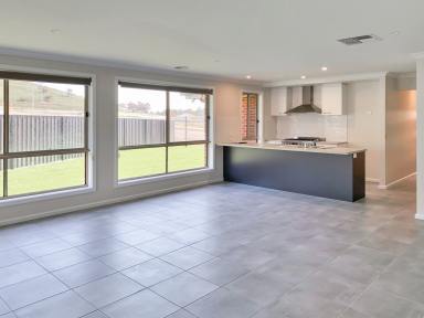 House For Lease - VIC - Killara - 3691 - RIVERSIDE ESTATE FAMILY HOME!  (Image 2)