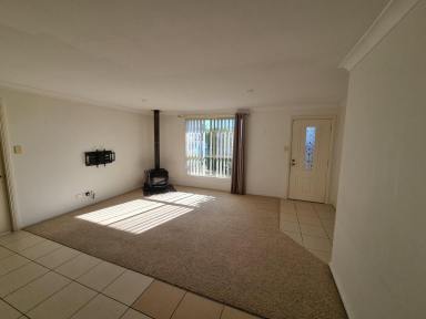 House Leased - NSW - Old Bar - 2430 - TIDY FAMILY HOME IN OCEAN LINKS ESTATE  (Image 2)