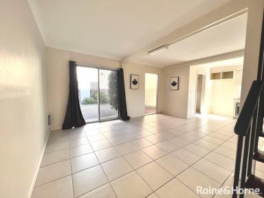 Townhouse Leased - NSW - Nowra - 2541 - Double Storey 2 bedroom!  (Image 2)