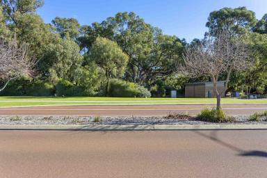 House Sold - WA - Meadow Springs - 6210 - Be VERY Quick!!  (Image 2)