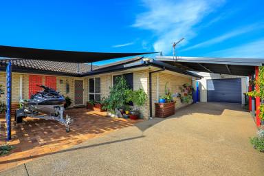 House Sold - QLD - Urangan - 4655 - 950m from the Beach !!  (Image 2)