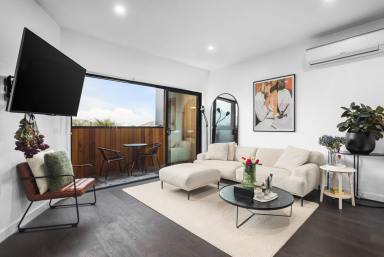 Townhouse Leased - VIC - Mentone - 3194 - MODERN TOWNHOUSE l BOUTIQUE BLOCK l PERFECT LOCATION  (Image 2)