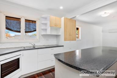 House For Lease - WA - Parmelia - 6167 - 3 X 1 WITH SPACE  (Image 2)