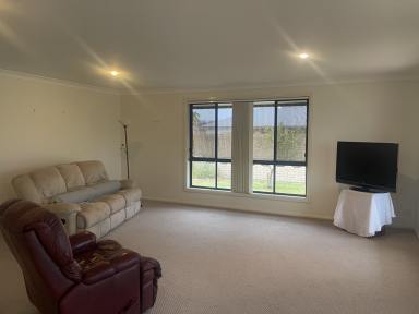 House Leased - NSW - Harrington - 2427 - Spacious 3 Bedroom Gem in Harrington  (Image 2)
