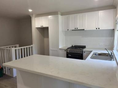 House Leased - NSW - Maitland - 2320 - RENOVATED 3 BEDROOM IN THE CENTRE OF TOWN!  (Image 2)