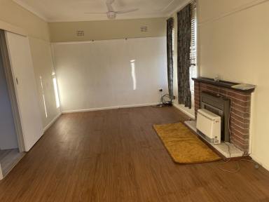 House Leased - NSW - Gundagai - 2722 - 3 Bedroom Home  (Image 2)