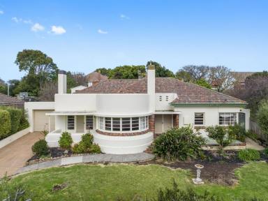 House For Lease - VIC - Warrnambool - 3280 - Magnificent Art Deco Family Home  (Image 2)