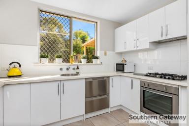 Townhouse Sold - WA - Orelia - 6167 - SOLD BY HELEN SOUTER - SOUTHERN GATEWAY REAL ESTATE  (Image 2)
