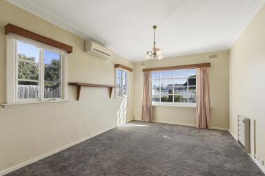 House For Sale - VIC - Bairnsdale - 3875 - Bairnsdale 4 Bedroom House - Renovate & Possible Development Site  (Image 2)