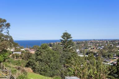 Duplex/Semi-detached Sold - NSW - Kiama - 2533 - Torrens Titled Duplex! Central - Ocean Views!  (Image 2)