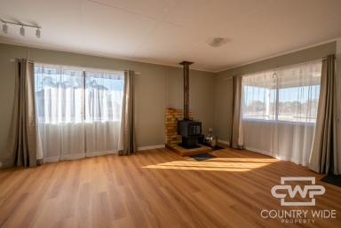 House Leased - NSW - Guyra - 2365 - Neat & Tidy Home  (Image 2)