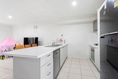 Townhouse Sold - QLD - Raceview - 4305 - CONTEMPORARY 3 BED + 2.5 BATH + 2 CAR TOWNHOUSE - QUIET LOCATION, POOL JUST METRES AWAY, CONVENIENCE PLUS!  (Image 2)