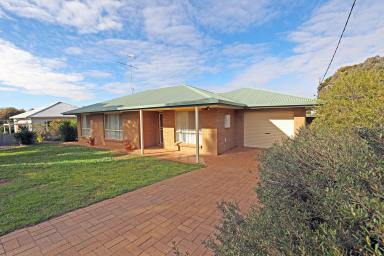 House Sold - VIC - Ouyen - 3490 - 3-bedroom brick veneer home in a convenient location  (Image 2)
