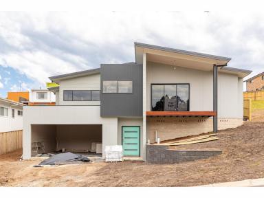 House Sold - NSW - Red Head - 2430 - MOVE IN FOR CHRISTMAS - BRAND NEW HOME - COMPLETION DATE APPROACHING  (Image 2)