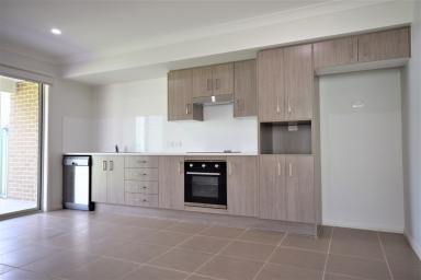 Duplex/Semi-detached Leased - NSW - Nowra - 2541 - BRAND NEW 2 BEDROOM DUPLEX  (Image 2)