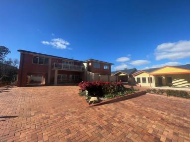 Townhouse For Sale - NSW - Orange - 2800 - Kinross Mews Situated East Orange  (Image 2)