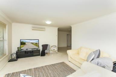 House For Lease - NSW - East Maitland - 2323 - SPACIOUS HOME, GREAT LOCATION!!!  (Image 2)