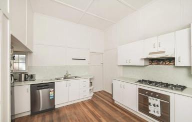 House Leased - QLD - Berserker - 4701 - Family home in Berserker! No inspections until the 8th August  (Image 2)