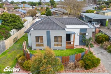 House Sold - VIC - Yarram - 3971 - RELAX IN MODERN COMFORT IN A CENTRAL LOCATION!  (Image 2)