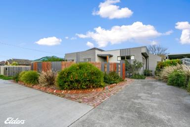 House Sold - VIC - Yarram - 3971 - RELAX IN MODERN COMFORT IN A CENTRAL LOCATION!  (Image 2)