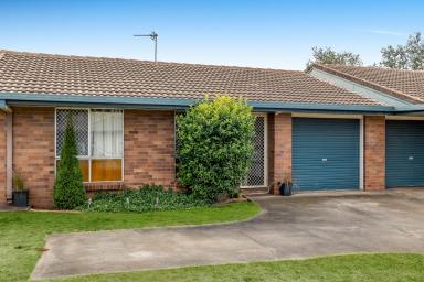 Duplex/Semi-detached Sold - QLD - Wilsonton - 4350 - Duplex Investment Opportunity with Excellent Returns – Roof Needs Repair – Calling all Builders.  (Image 2)
