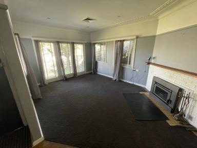 House Leased - NSW - Tumut - 2720 - Family home close to School  (Image 2)