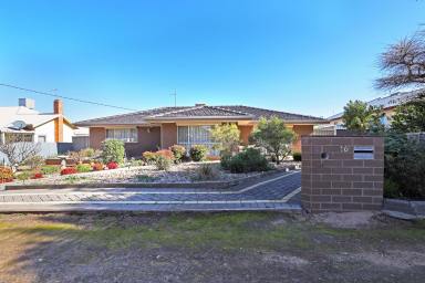 House Sold - VIC - Ouyen - 3490 - Spacious family home  (Image 2)