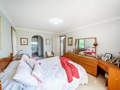 House Leased - NSW - Old Bar - 2430 - Spacious Family Home with 5 Bedrooms and a Pool!  (Image 2)