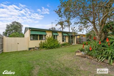 House Sold - VIC - Golden Beach - 3851 - ORIGINAL BEACH COTTAGE – CLOSE TO EVERYTHING  (Image 2)