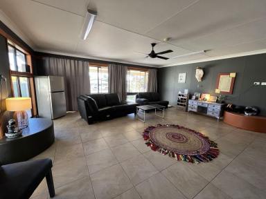 House For Sale - NSW - Lightning Ridge - 2834 - Home filled with character and charm  (Image 2)