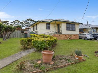 House Sold - NSW - West Kempsey - 2440 - Charming 2-Bedroom Weatherboard Home: Ideal Location & Great Potential!  (Image 2)
