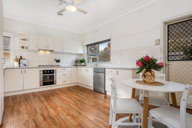 House Sold - VIC - Flora Hill - 3550 - LIGHT AND BRIGHT IN FLORA HILL  (Image 2)