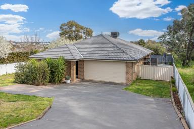 House Sold - NSW - Temora - 2666 - FANTASTIC FAMILY HOME  (Image 2)