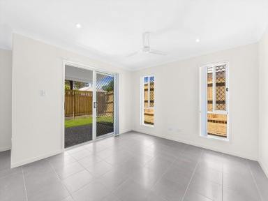 House Leased - QLD - Redbank - 4301 - Modern 3 Bedroom Townhouse in Redbank  (Image 2)