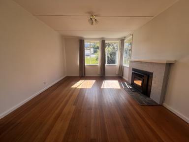 House Leased - TAS - Berriedale - 7011 - Family Home with Double Garage - Pet Friendly  (Image 2)