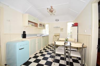 House Leased - VIC - Beechworth - 3747 - COSY COTTAGE  (Image 2)