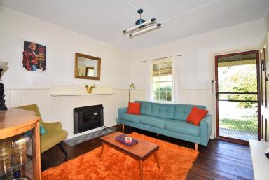 House Leased - VIC - Beechworth - 3747 - COSY COTTAGE  (Image 2)