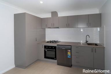House For Lease - NSW - Kooringal - 2650 - MODERN 2-BEDROOM UNIT  (Image 2)