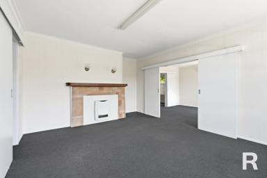 House For Lease - TAS - Glenorchy - 7010 - Updated Home in Convenient Location (Image 2)