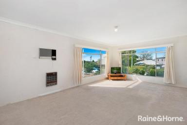 House Leased - NSW - Nowra - 2541 - Close to everything!  (Image 2)