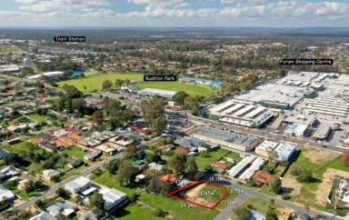 Residential Block For Sale - WA - Mandurah - 6210 - OUTSTANDING OPPORTUNITY AS THEY SAY, LOCATION, LOCATION, LOCATION....AND 6 PARKVIEW ST HAS IT ALL.  (Image 2)