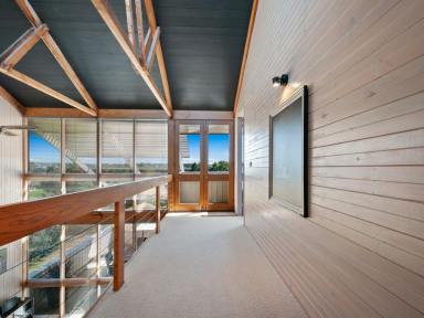 House Sold - VIC - Bairnsdale - 3875 - ARCHITECTURALLY DESIGNED AND PERFECTLY POSITIONED  (Image 2)