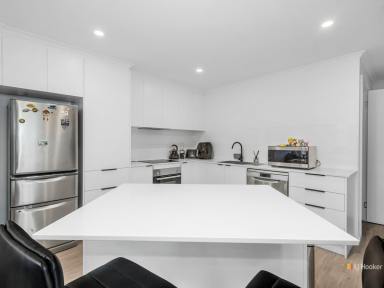 Unit For Lease - TAS - Devonport - 7310 - Modern Unit  (Image 2)